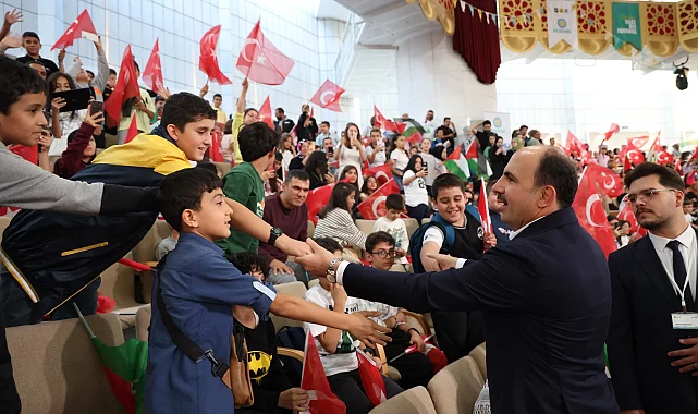 Başkan Altay Bilgehane öğrencilerine seslendi: Zalimin karşısındayız