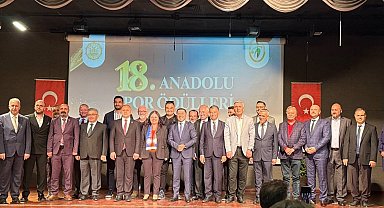 Başkan Çiftçi'ye "Yılın İlçe Belediye Başkanı" ödülü