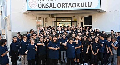 Başkan Kocagöz çeşme talebini yerine getirdi, öğrencilerle birlikte fidan dikti