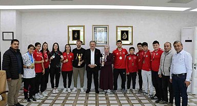 Başkan Koloğlu, Dünya ve Avrupa Şampiyonu haltercileri ağırladı