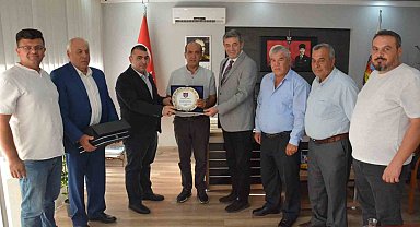 Başkan Künkcü'den, Didim'de yılın ahisine plaket