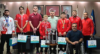 Başkan Oktay Yılmaz, Yıldırımlı sporcuları ağırladı