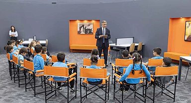 Başkan Tugay İzmirli çocuklara hikaye okudu