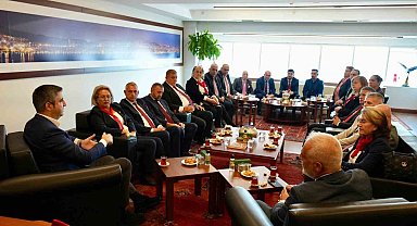 Başkan Yüksel: "Kartal'ın sorunlarına muhtarlar ile birlikte çözüm üretiyoruz"