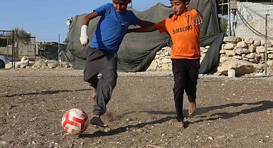 Batı Şeria'daki Filistinliler, Yahudi yerleşimcilerin saldırıları karşısında can güvenlikleri olmadan yaşıyor