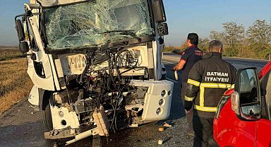 Batman'da iki tır çarpıştı: 1 yaralı