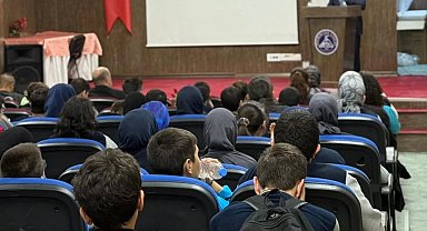 Bayburt'ta 'Peygamberimiz ve Aile ahlakı' konulu konferans düzenlendi