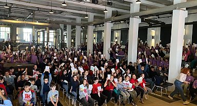 Behiç Ak, Sinoplu minik okurlarla buluştu