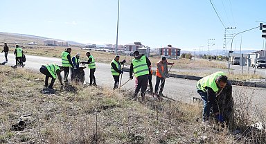 Belediye ekiplerinin temizlik seferberliği sürüyor