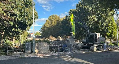 Belediye iş merkezini yıkan CHP'li Başkan ifadeye çağırıldı