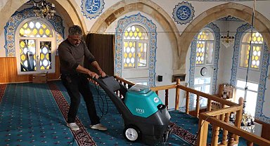 Belediyeden camilere örnek hizmet