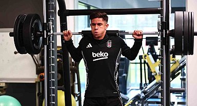 Beşiktaş günün ilk idmanında salonda çalıştı