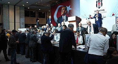 Beşiktaş'ta divan başkanı adayları oylarını kullandı