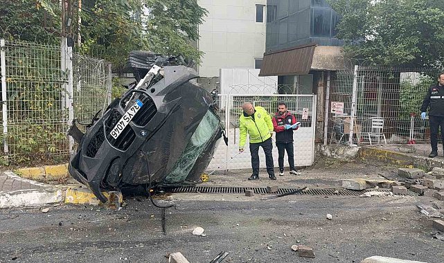 Beylikdüzü'nde kaladırımda yürüyen çocuğa araç çarptı: 1 ölü
