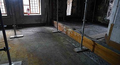 Beyoğlu'nda 439 yıllık Molla Çelebi Camii'ndeki yangın sonrası restorasyon çalışmalarına başlandı