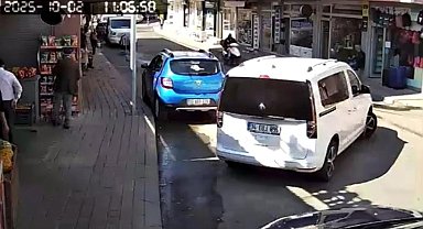 Bingöl'de motosiklet kazası kameraya yansıdı