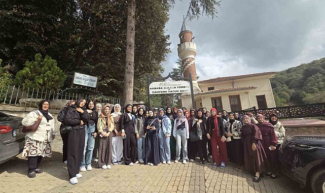 Binlerce Esenyurtlu, İstanbul'un tarihi ve turistik mekanlarını gezdi