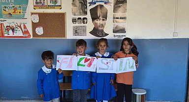 Bir tahta sıra, bir dünya vicdanı: Minik ellerden Filistin'e destek