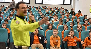 Bitlis Emniyet Müdürlüğünden çocuklara trafik eğitimi