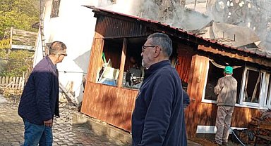 Bolu'da 2 katlı ev küle döndü