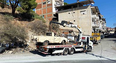 Bozdoğan'da yol kenarları hurda araçlardan temizlendi
