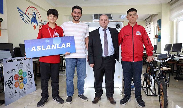 Bu bisiklet hem elektrik üretiyor hem de bakiye kazandırıyor