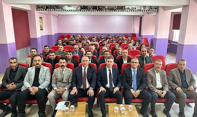 Bulanık'ta okul müdürleri istişare toplantısında bir araya geldi