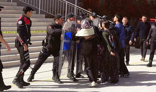 Burdur'da deprem tatbikatında öğrencilerin oyunculuğu gerçeği aratmadı