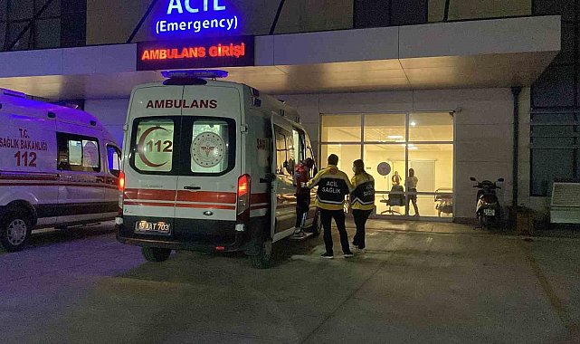 Burdur'da jandarma aracı ile otomobil çarpıştı: 2'si jandarma personeli 5 kişi yaralandı