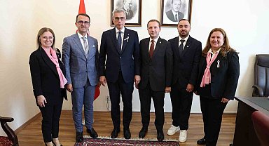Bursa Kanserle Savaş Derneği'nden Sağlık Bakanı Memişoğlu'na ziyaret