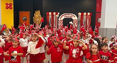 Bursa Nilüfer'de minikler Cumhuriyet Bayramı'nı coşkuyla kutladı