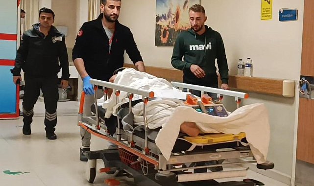 Bursa'da elektrik direğinden düşen 2 tekniker yaralandı
