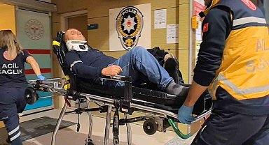 Bursa'da hafif ticari araç tırla çarpıştı: 2 yaralı