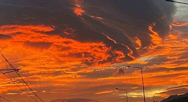 Bursa'da sabah gökyüzünü kaplayan ilginç bulut dikkat çekti