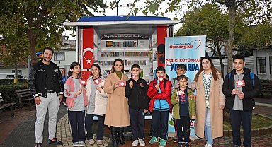 Bursa'da 'Gezici Kütüphane' Cumhuriyet coşkusunu mahallelere taşıdı