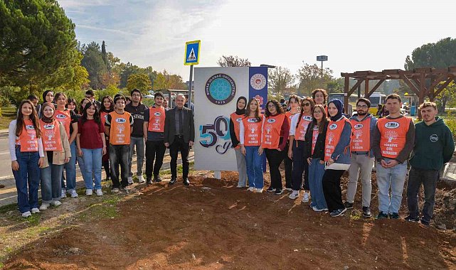 BUÜ'nün '50. Yıl Sokağı' fidanlarla renklendirildi