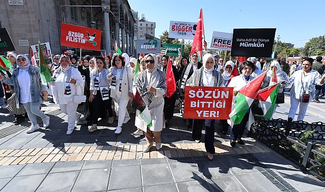 Büyükkılıç, eşi ile birlikte Gazze İçin Sessiz Çığlık Programına katıldı