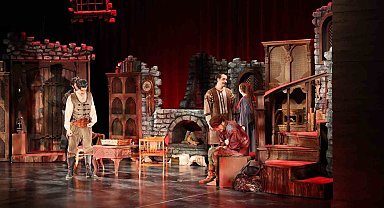 Büyükşehir Şehir Tiyatrosu'ndan unutulmaz prömiyer