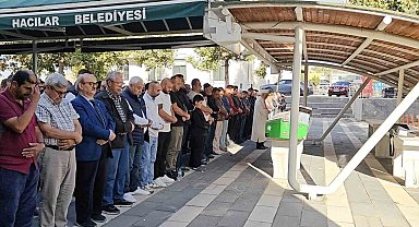 Cami çıkışında evlerinin önünde öldürülen karı-koca toprağa verildi