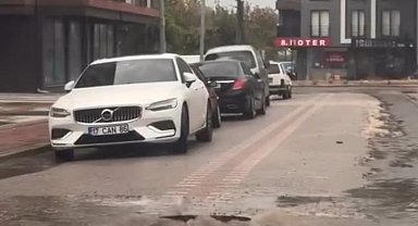 Çanakkale'de kanalizasyonlar taştı sokaklar göle döndü