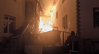 Çankırı'da 3 ev ve 4 samanlık alevlere teslim oldu