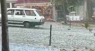 Çaycuma'da ceviz büyüklüğünde dolu yağışı hayatı olumsuz etkiledi