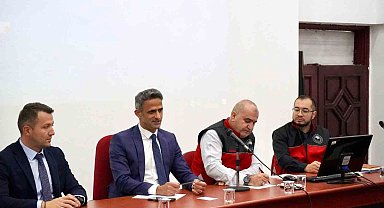 Çaycuma'da kahverengi kokarca böceğiyle mücadele toplantısı yapıldı