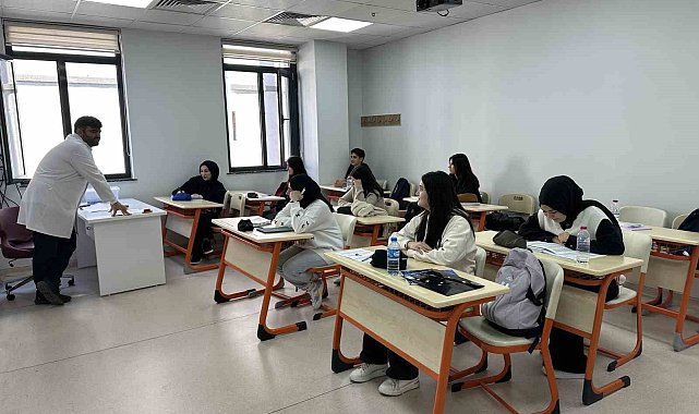 Çayırova'da üniversiteye hazırlık kursları başladı