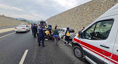 Cenazeye giden aile kaza yaptı: 3 yaralı