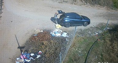 Çevreyi kirletti, kameralardan kaçamadı