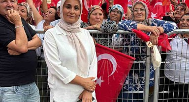 CHP Aksu Kadın Kolları Başkanı Menzil Çakmak görevinden istifa etti