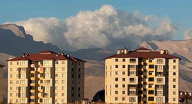 Cilo Dağı üzerindeki bulut kümesiyle mest etti