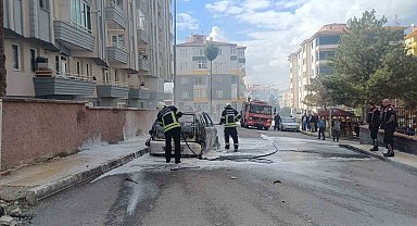 Çorum'da öfkeli kadın, eşinin otomobilini ateşe verdi