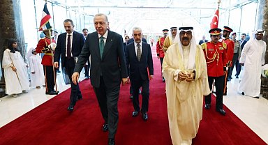 Cumhurbaşkanı Erdoğan, Körfez turunun ilk durağı Kuveyt'te! Kuveyt'le 4 anlaşma imzalandı